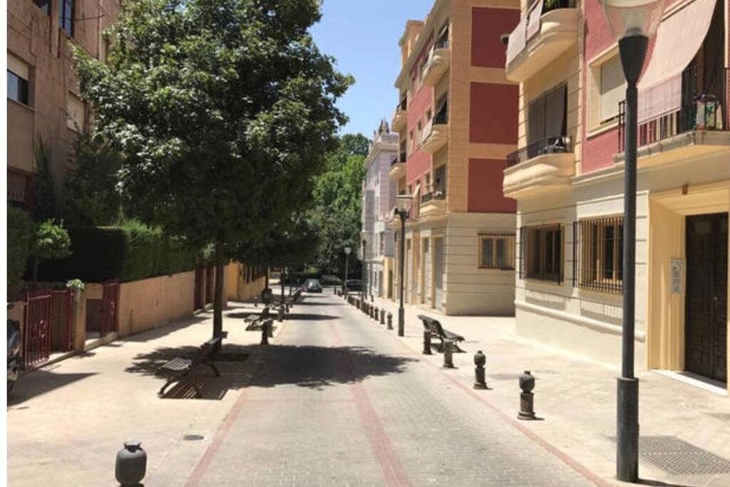 דירות גרנדה Bonito Apartamento Junto A Paseo De La Bomba מראה חיצוני תמונה